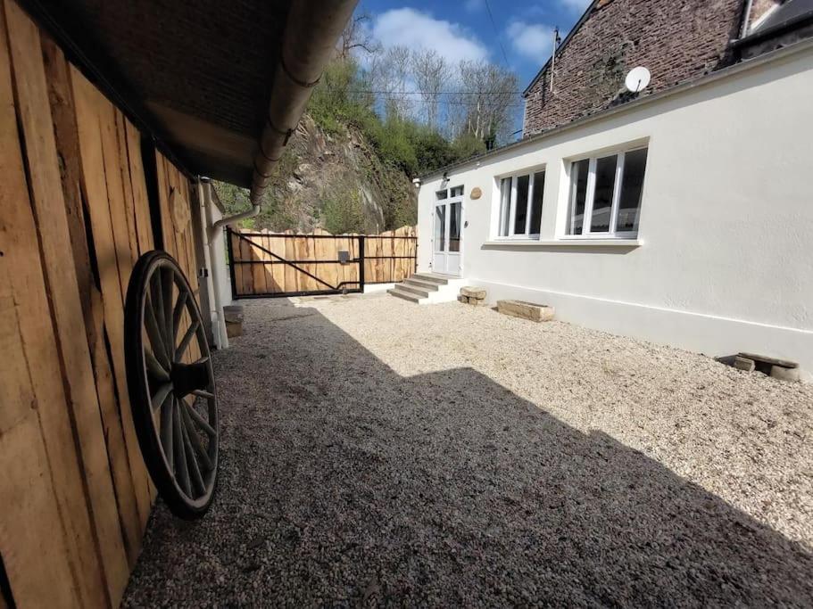 L'Aigrette Moderne, Ensoleille Et Bien Place Thury-Harcourt-le-Hom Bagian luar foto